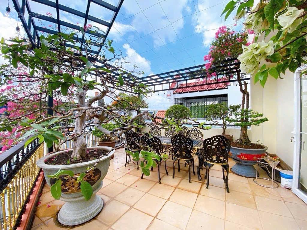 Bán nhà căn góc không gian sống đẳng cấp
