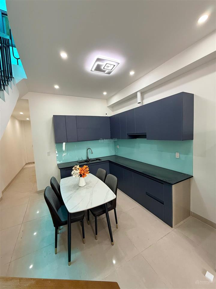 Nhà lầu hoàn công gần cổng 11  tặng bộ nội thất cao cấp