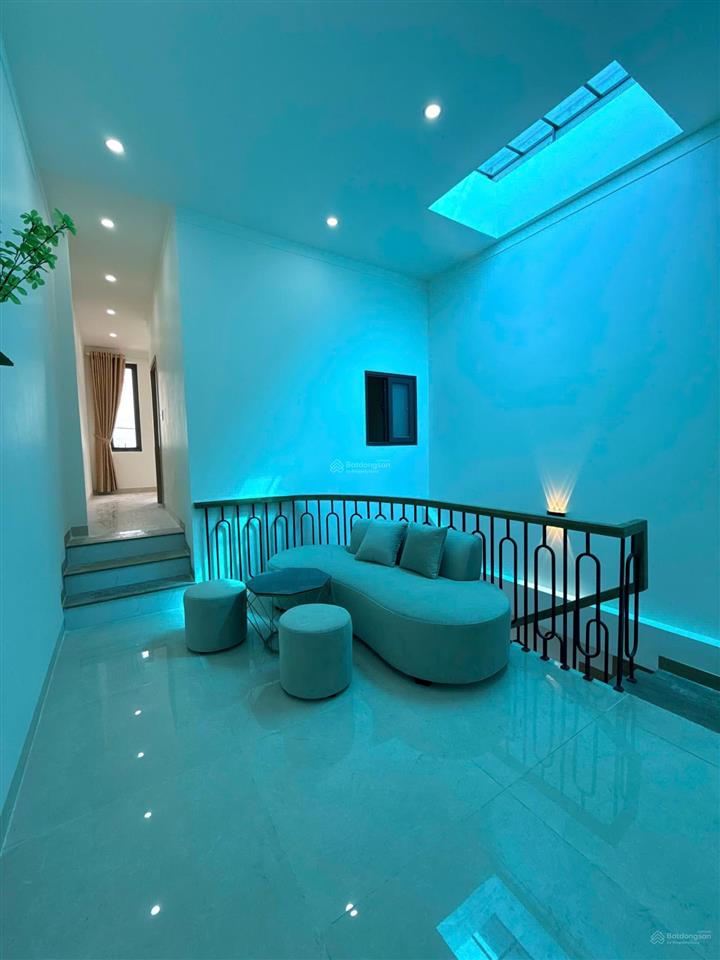 Nhà lầu hoàn công gần cổng 11  tặng bộ nội thất cao cấp