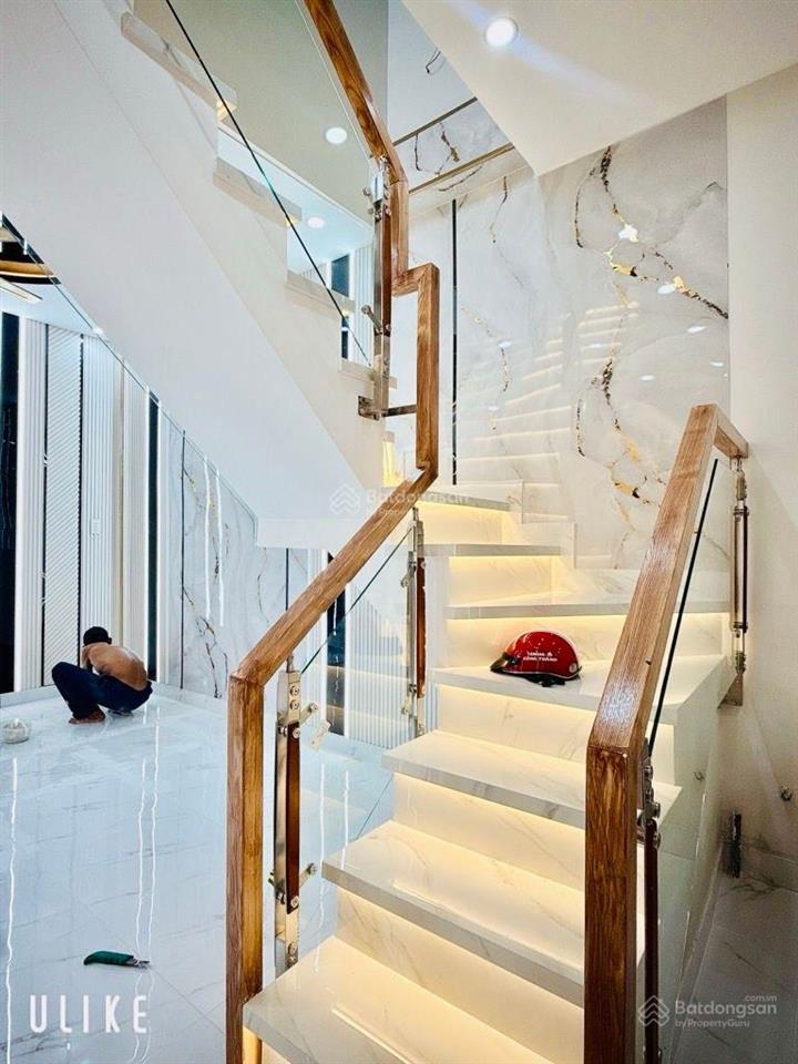 Bán nhà tân hưng, q7, 3,29 tỷ, 31,1 m2, hxh lê văn lương 2 tầng sổ hồng riêng