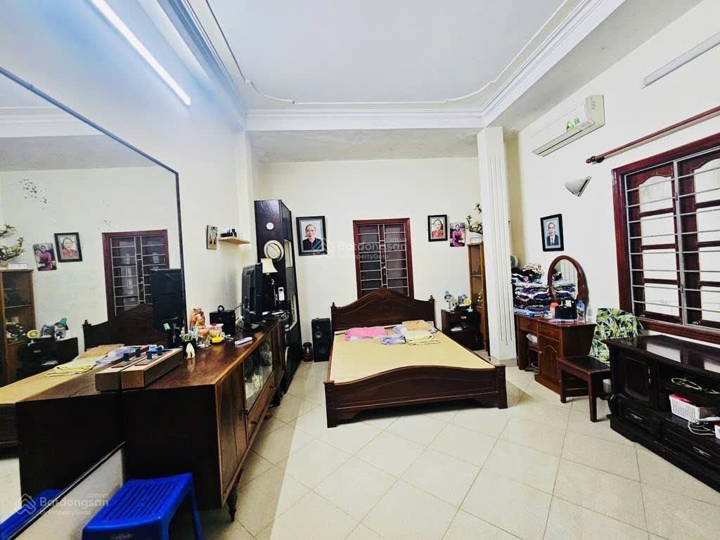 Siêu phẩm 68m2  12,5 tỷ  5 tầng  hoàng quốc việt  ngõ ô tô thông kd  vừa ở vừa cho thuê