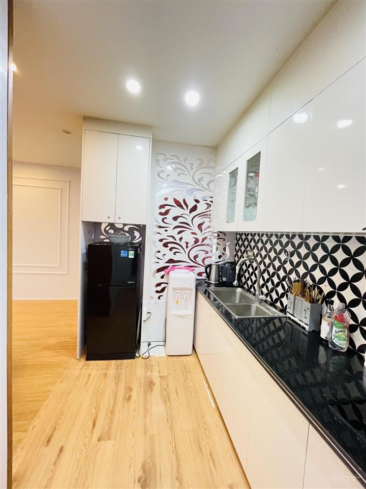 Cần bán nhanh căn hộ 3 pn view biển trung tâm khu du lịch bãi cháy hạ long. đã đầy đủ nội thất.