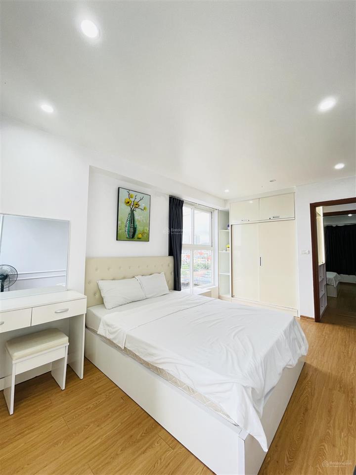 Cần bán nhanh căn hộ 3 pn view biển trung tâm khu du lịch bãi cháy hạ long. đã đầy đủ nội thất.