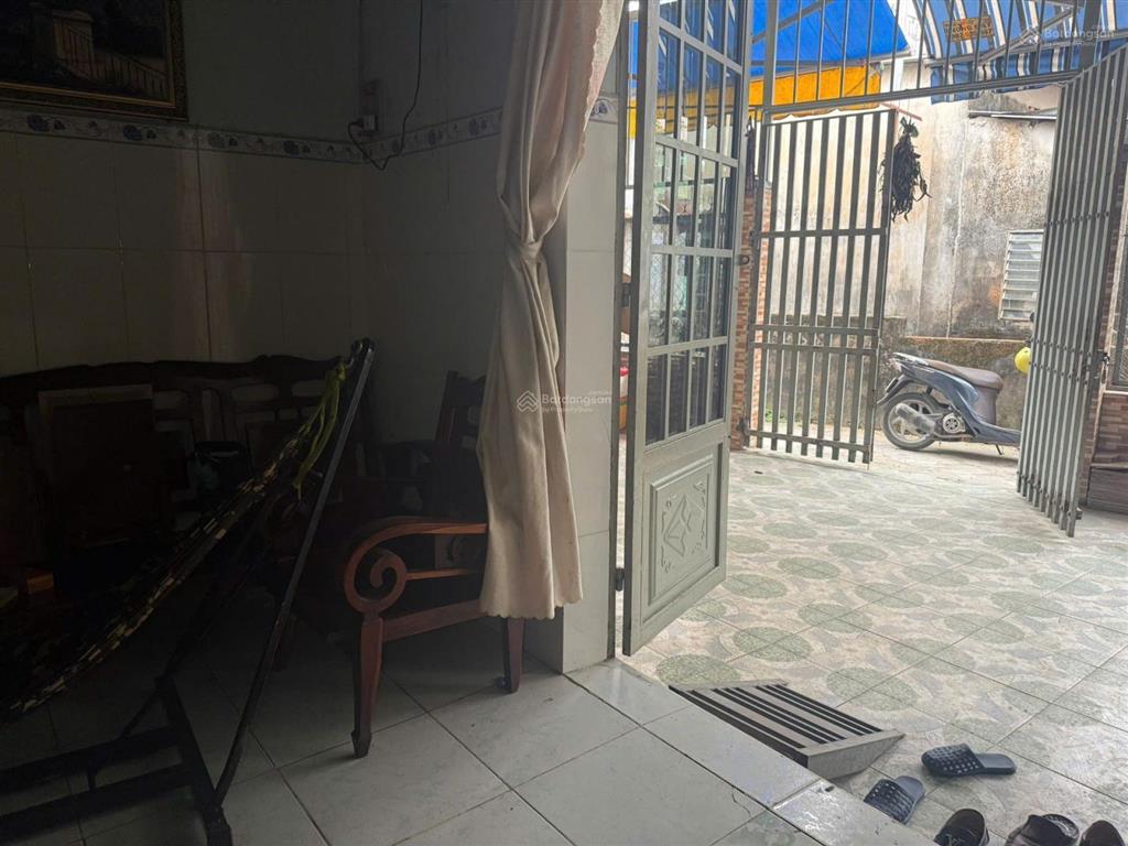Nhà hẻm 1 sẹc nguyễn duy trinh, sát trường chợ, mặt tiền nhà 7,5m giá chỉ 3,3 tỷ