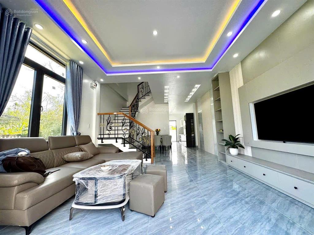 Chính chủ cần bán gấp nhà riêng giá rẻ 3 tầng103m2 phú thượng huế 4pn,4wc