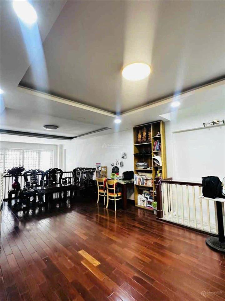 Nhà bán 5 tầng, hẻm 6m, gần mặt tiền nguyễn gia trí d2, bình thạnh, 4.5x15m, giá 22 tỷ.
