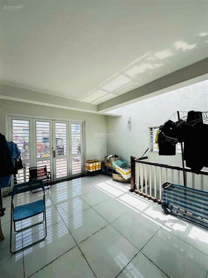 Nhà bán 5 tầng, hẻm 6m, gần mặt tiền nguyễn gia trí d2, bình thạnh, 4.5x15m, giá 22 tỷ.