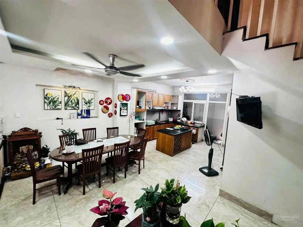 Nhà bán 5 tầng, hẻm 6m, gần mặt tiền nguyễn gia trí d2, bình thạnh, 4.5x15m, giá 22 tỷ.