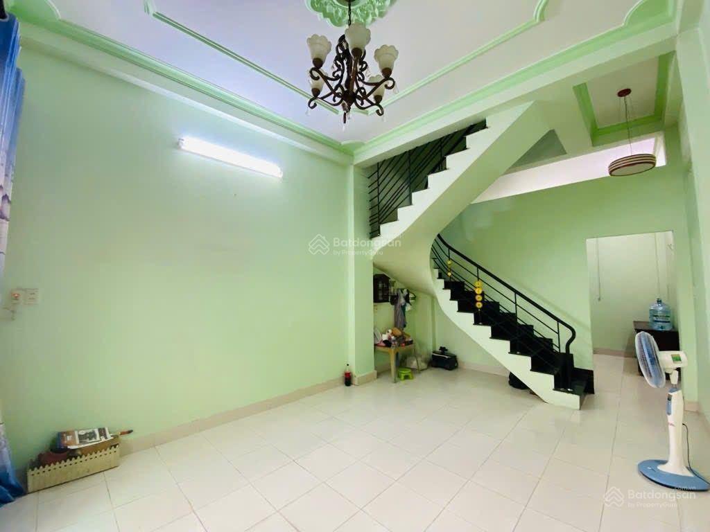 Nhà bán đường phạm văn hai, tân bình, 3 tầng, 4.2x10m, giá chỉ 7.x tỷ