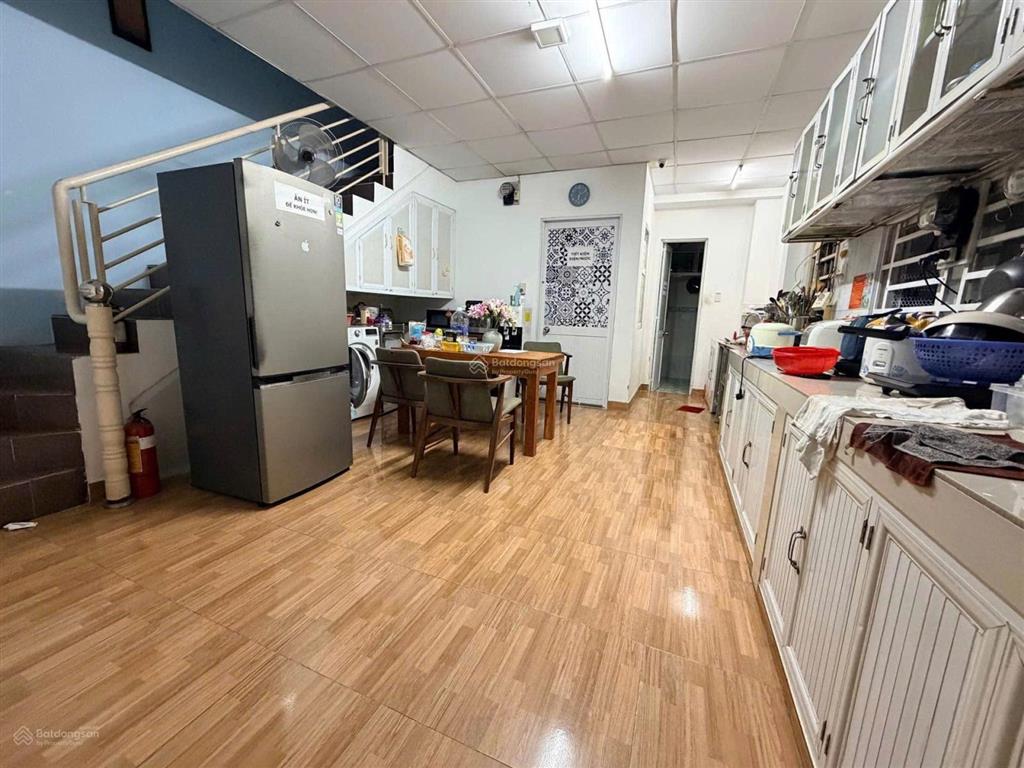 Nhà 80m2  2 tầng đúc  gần mặt tiền  nơ trang long, bình thạnh
