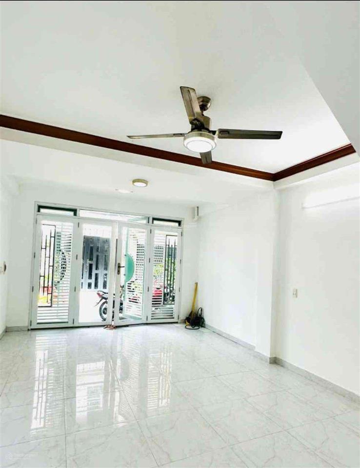 Mặt phố 2 tầng  42m²  sát tên lửa  giáp q6  bx miền tây  4.2 tỷ sổ vuông