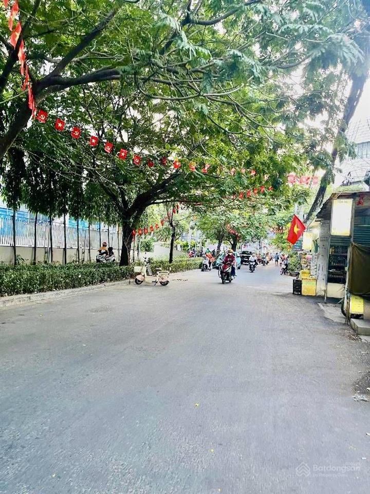 Bán nhà sát gigamall  100m2  ngang 5  hxh thông  khu nhiều khách tìm