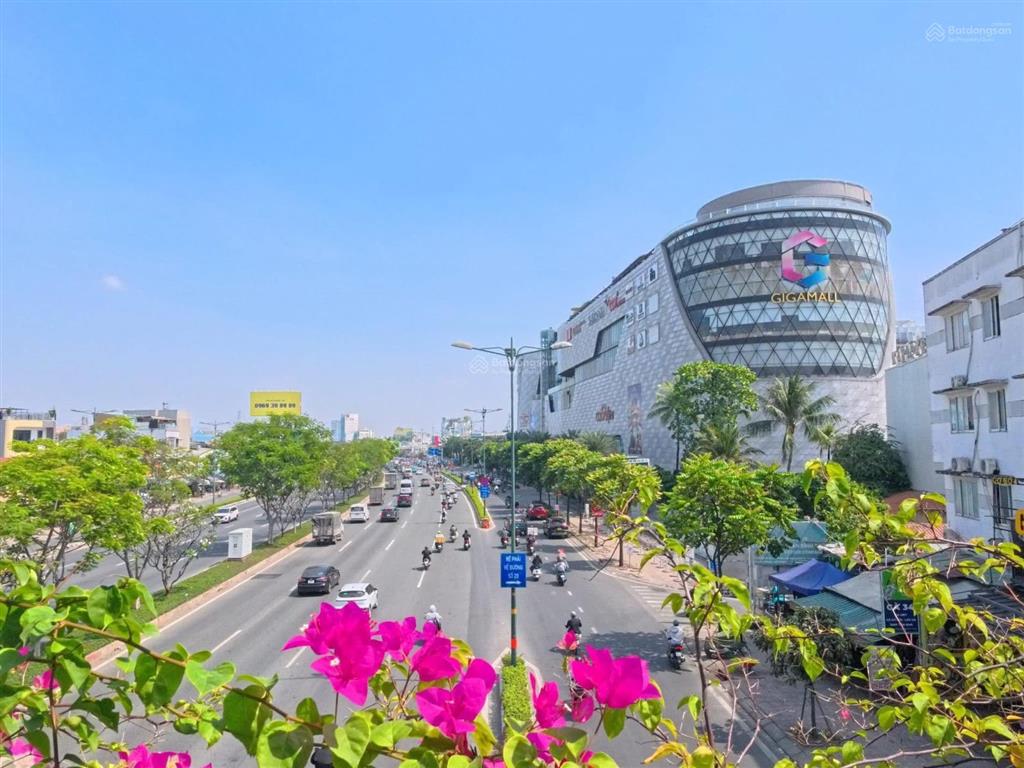 Bán nhà sát gigamall  100m2  ngang 5  hxh thông  khu nhiều khách tìm