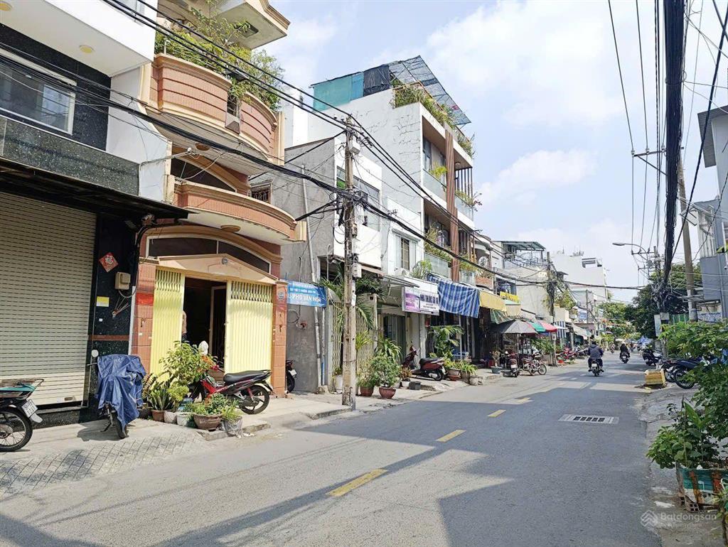 Bán nhà mặt tiền ba đình quận 8  3 tầng, 5pn, 4,4x13 ( nở hậu 5.4m )  chỉ 7.9 tỷ