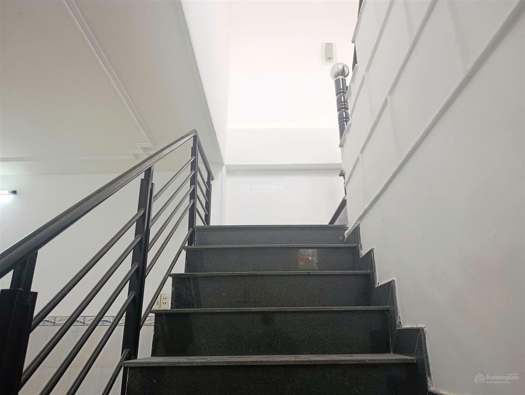 Bán nhà dương bá trạc quận 8  hẻm 4m cách mặt tiền vài vước chân  4x12  chỉ hơn 5tỷ  vào ở ngay