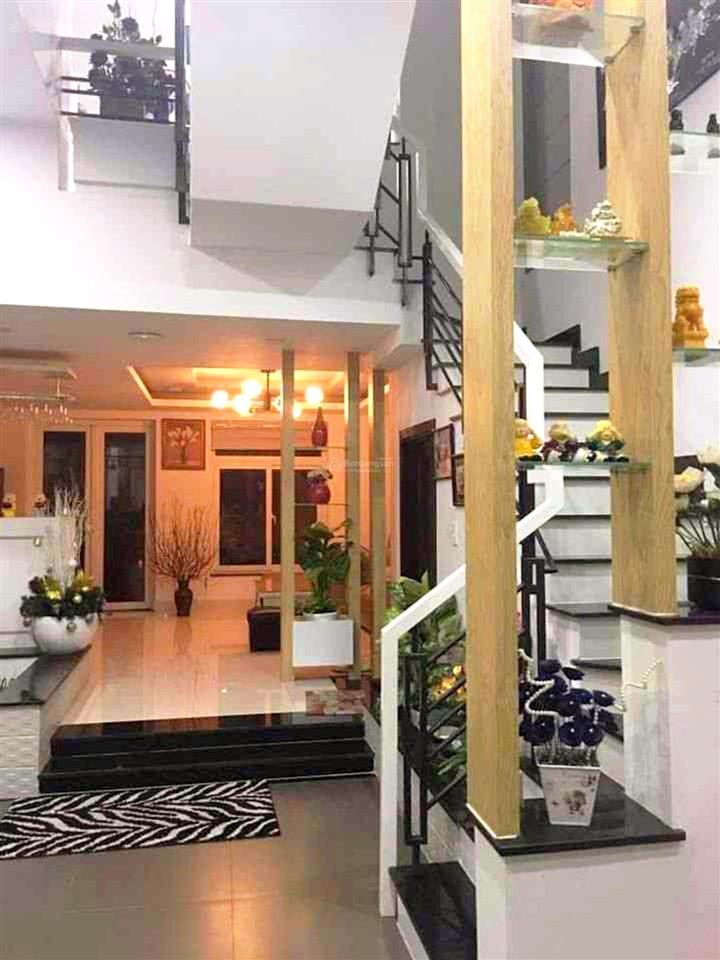 Nhà mặt tiền  bình hưng kế quận 8  5 tầng  5x17.5  chỉ 8 tỷ tl  xách vali vào ở ngay