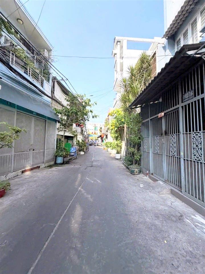 Bán nhà trung tâm quận 8  mới 4 tầng  5pn  căn góc 2mt  nội thất cao cấp  chỉ 5 tỷ hơn