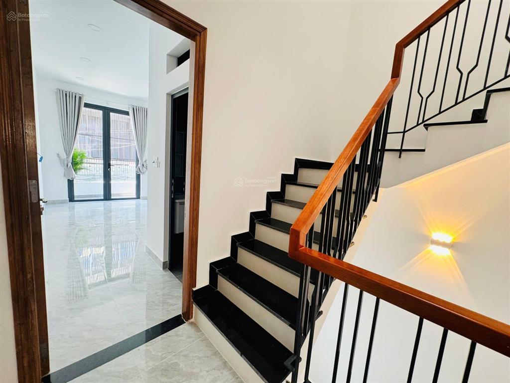 Nhà mới 5 tầng  hẻm xe tải 6m thông  64m2  dương bá trạc quận 8  sát cầu nguyễn văn cừ  9.x tỷ