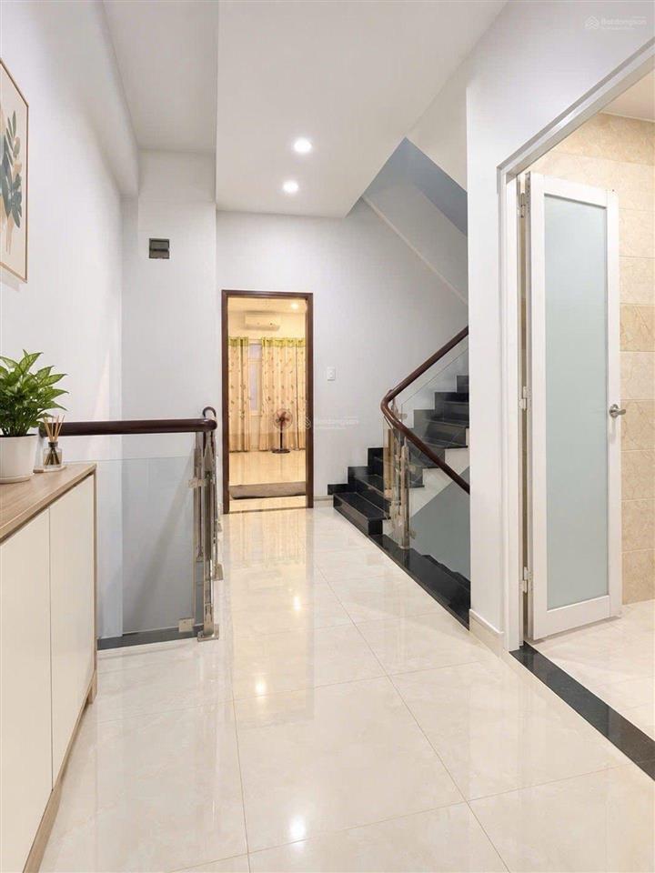 Chủ gấp bán  giảm 600 triệu  gần cầu chà và quận 8  4 tầng  118m2  sát mặt tiền  chỉ 7 tỷ hơn