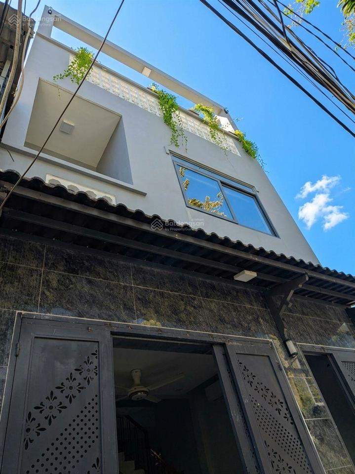 Xe hơi đỗ cửa  chợ nhị thiên đường quận 8  ngang 5.2m  3 tầng  nhỉnh 5 tỷ  mới vào ở ngay