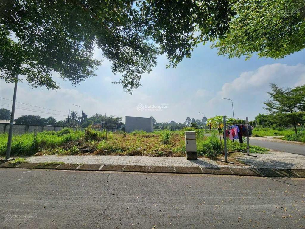 Cần bán gấp lô góc 2 mặt tiền 130m2 full thổ cư giá 1 tỷ 600 triệu tại tân phú trung  củ chi