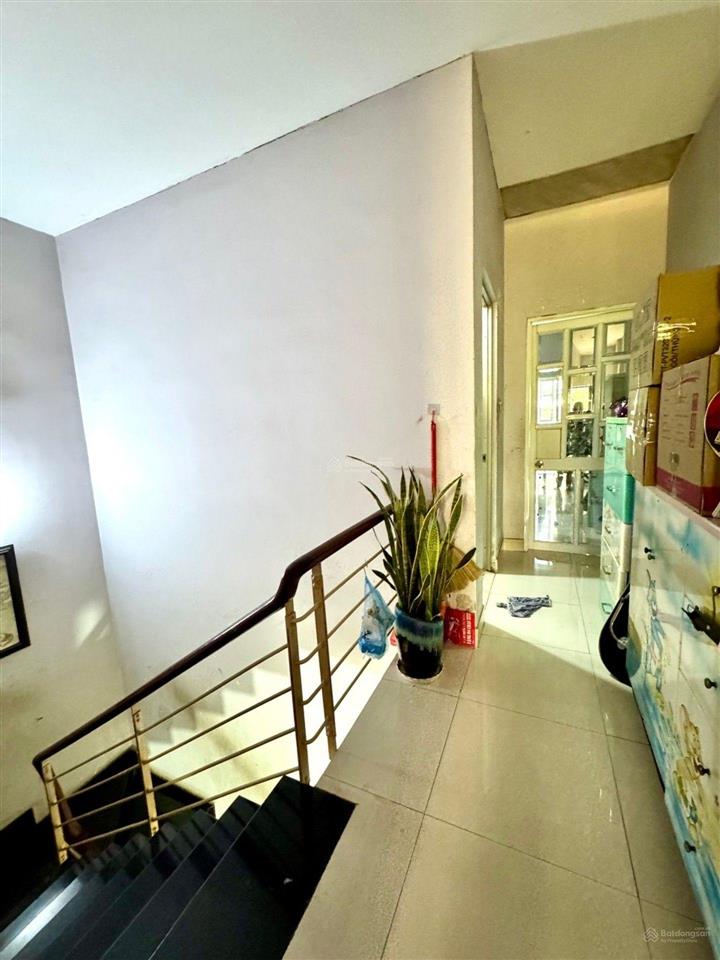 Nhà mặt tiền đường 2 tầng 5x20  ngay nhánh nguyễn văn quá  đông hưng thuận  giá chỉ hơn 95tr/m2