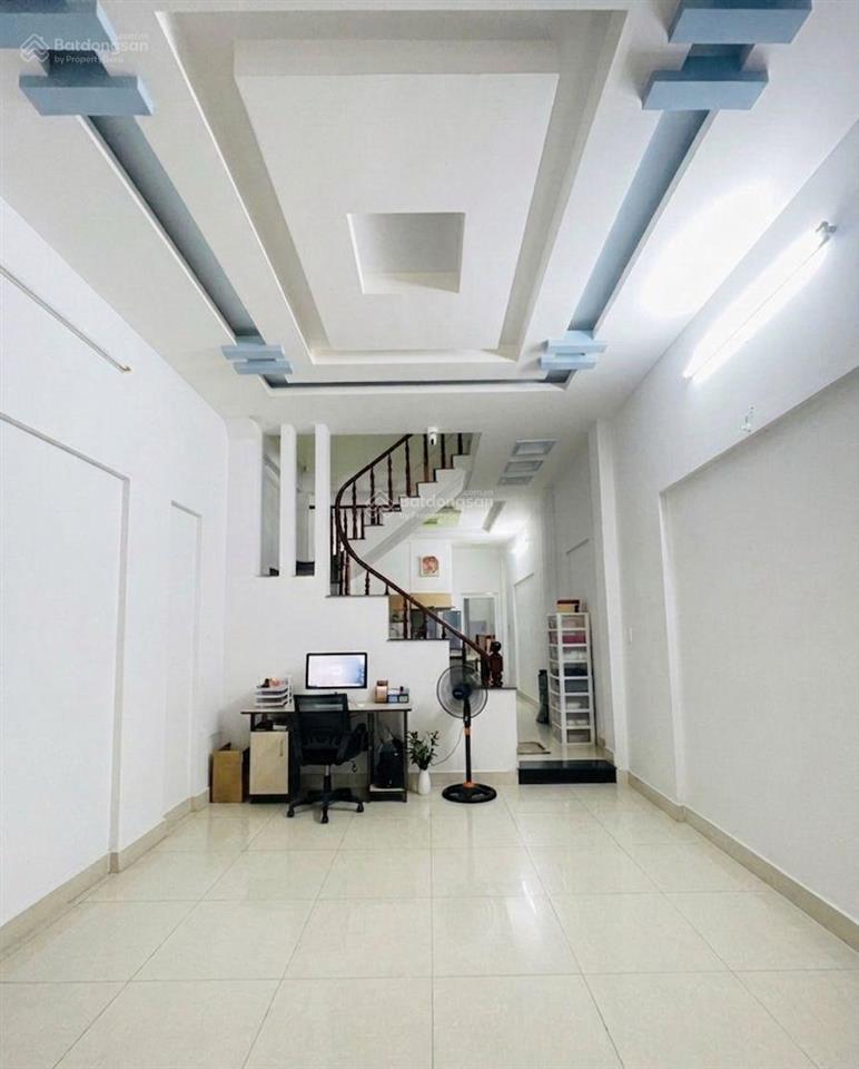 Nhà đẹp 2 tầng 60m2  5,5 tỷ  hẻm xe hơi  4x15  emart phan huy ích  còn thương lượng