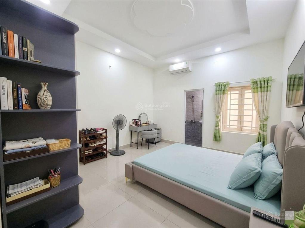 Nhà đẹp 2 tầng 60m2  5,5 tỷ  hẻm xe hơi  4x15  emart phan huy ích  còn thương lượng