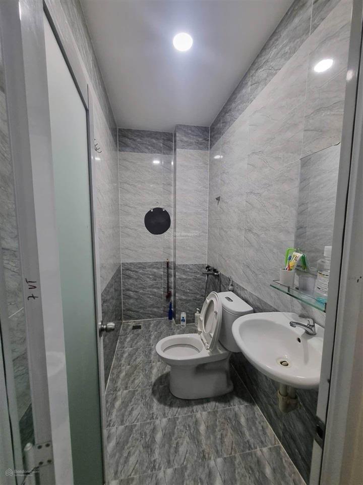 Nhà đẹp 2 tầng 60m2  5,5 tỷ  hẻm xe hơi  4x15  emart phan huy ích  còn thương lượng