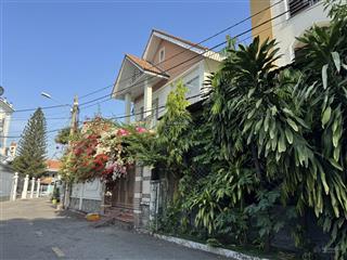 Bán nhà mặt tiền 110m2 sát chợ kiến thiết ngã tư thủ đức chỉ 13 đồng hơn