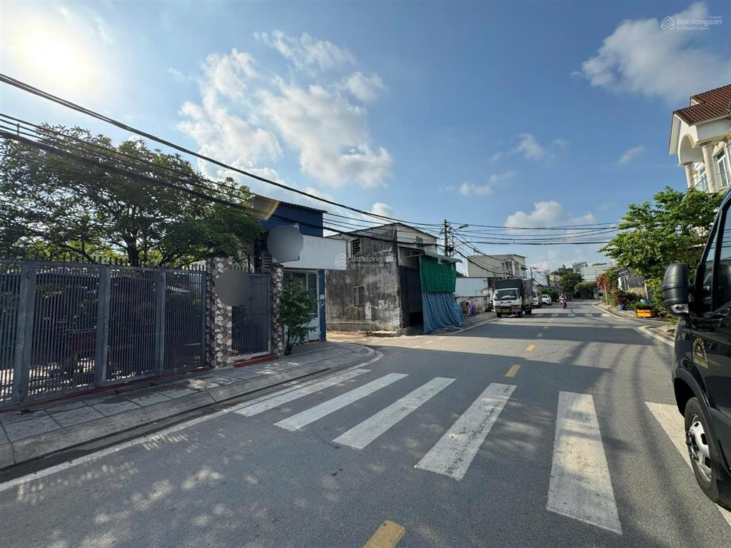 Bán nhà 180m2 ngang 9 mt đường sát lê văn việt quận 9 cũ chỉ 9t6