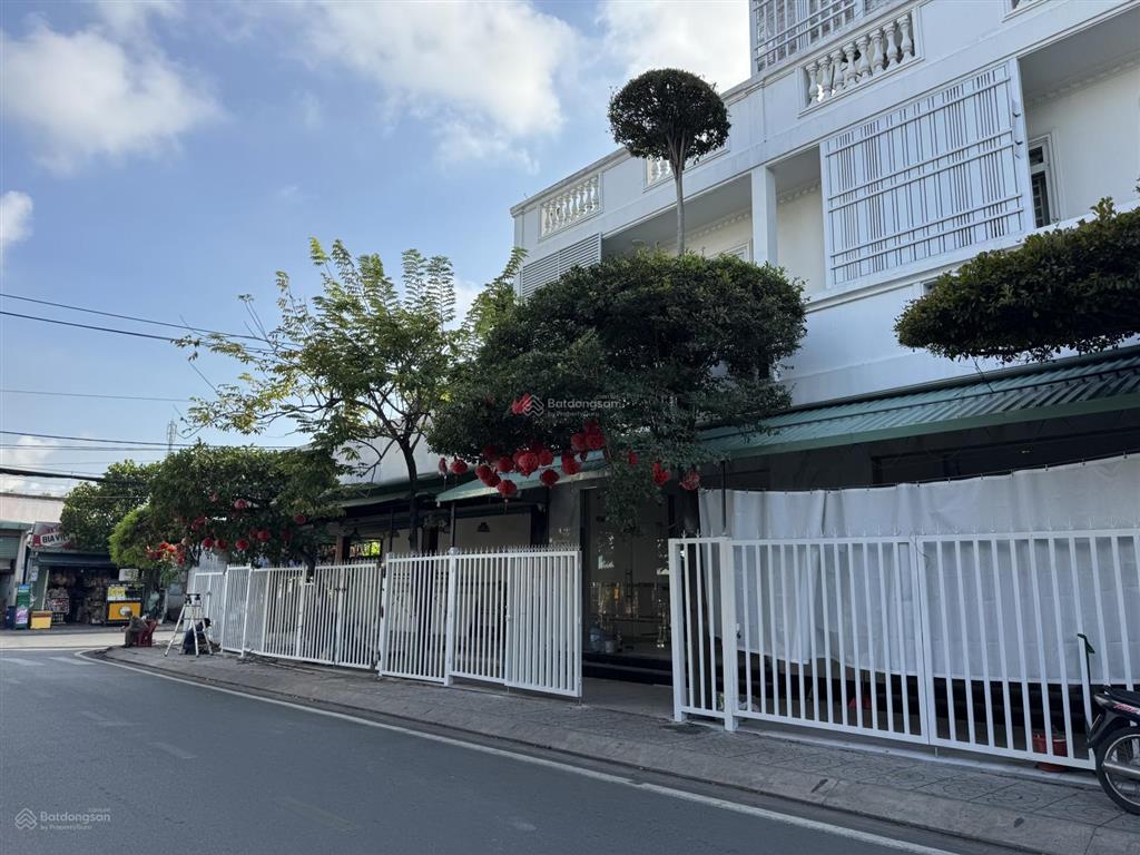 Nhà mặt tiền gần ga tàu điện metro đại học quốc gia khu công nghệ cao chỉ 9 đồng 7