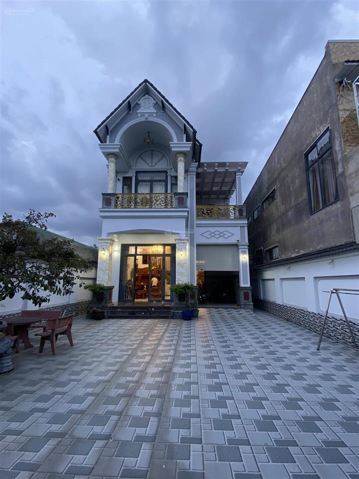 Biệt thự sân vườn trung tâm tp. phú mỹ, 392m2
