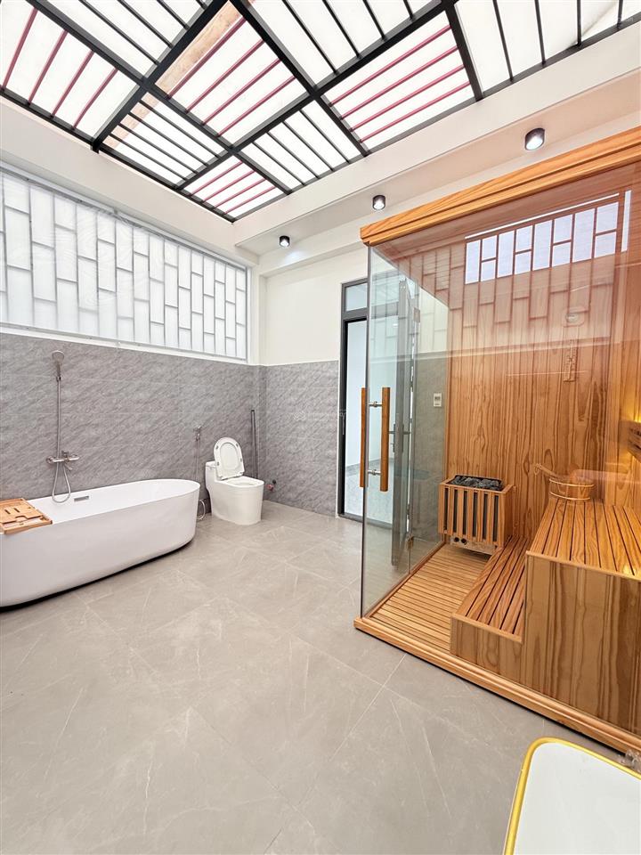 4x16m  1 trệt 1 lửng 2 lầu sân thượng  4pn 5wc  có phòng xông hơi riêng