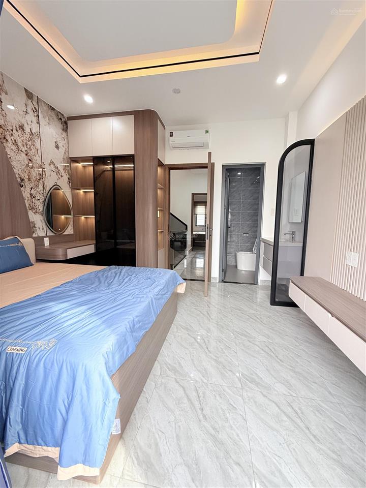 4x16m  1 trệt 1 lửng 2 lầu sân thượng  4pn 5wc  có phòng xông hơi riêng