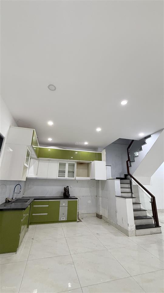 6pn  4wc  6,7 tỷ tl  4 tầng btct  hẻm 2 xe hơi tránh  ngang lớn  sổ hoàn công  chủ thiện chí