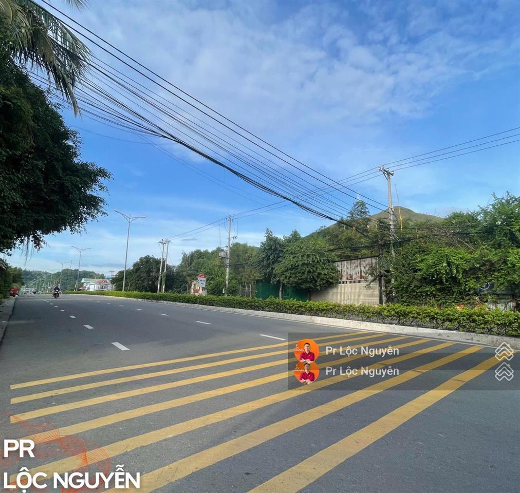 Giảm 200 triệu  bán đất 2 mặt tiền cực thoáng cách đường 2/4 chỉ 50m p. bắc nha trang