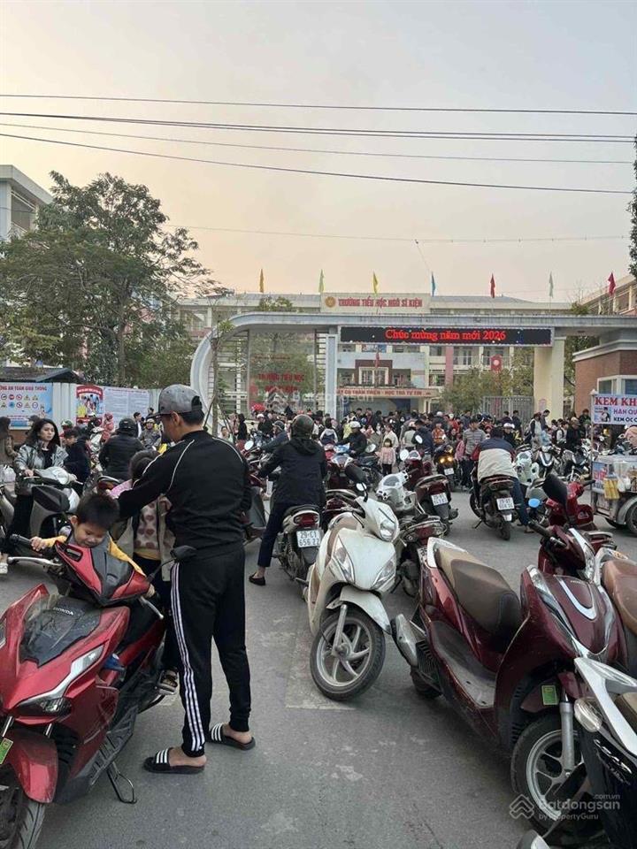 Đất tái định cư tứ hiệp ô tô tránh kinh doanh tốt vị trí hiếm