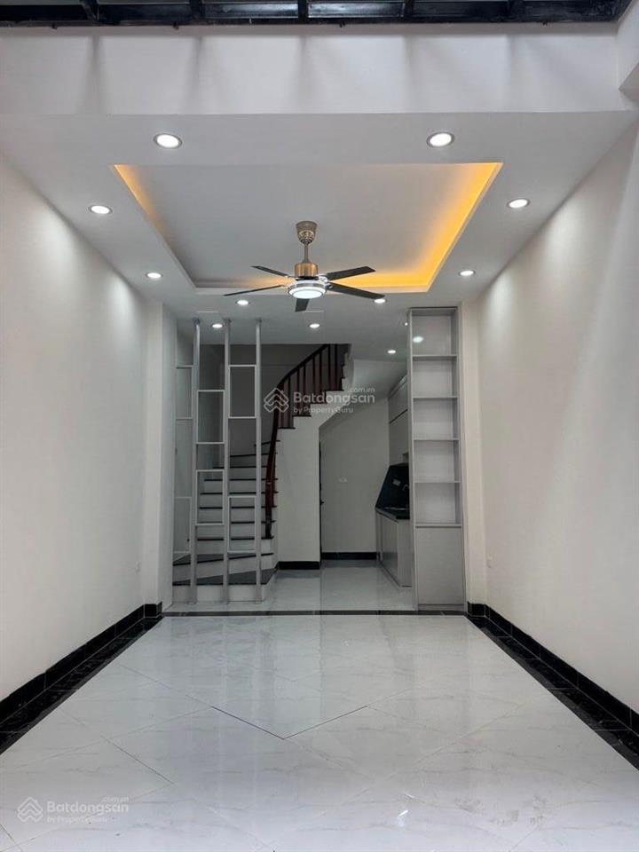 Nhà riêng 5 tầng thanh trì 4 ngủ khép kín ở ngay 7.x tỷ