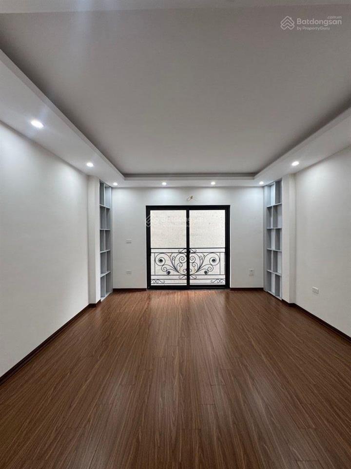 Nhà riêng 5 tầng thanh trì 4 ngủ khép kín ở ngay 7.x tỷ