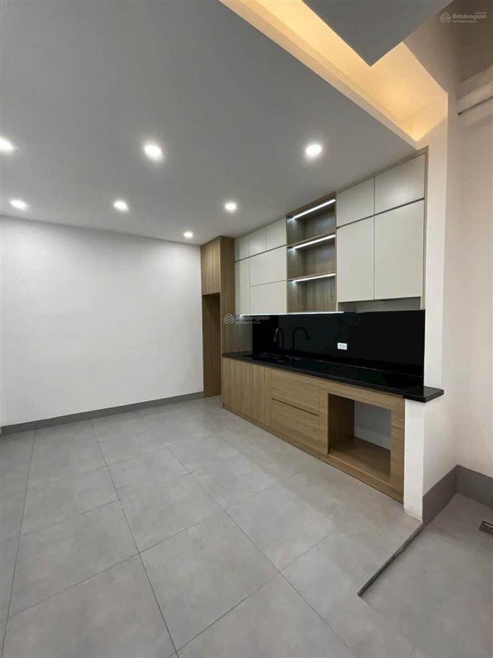 Phân lô cán bộ, ô tô qua, 5 tầng thang máy, hiện đại giá 9,9 tỷ