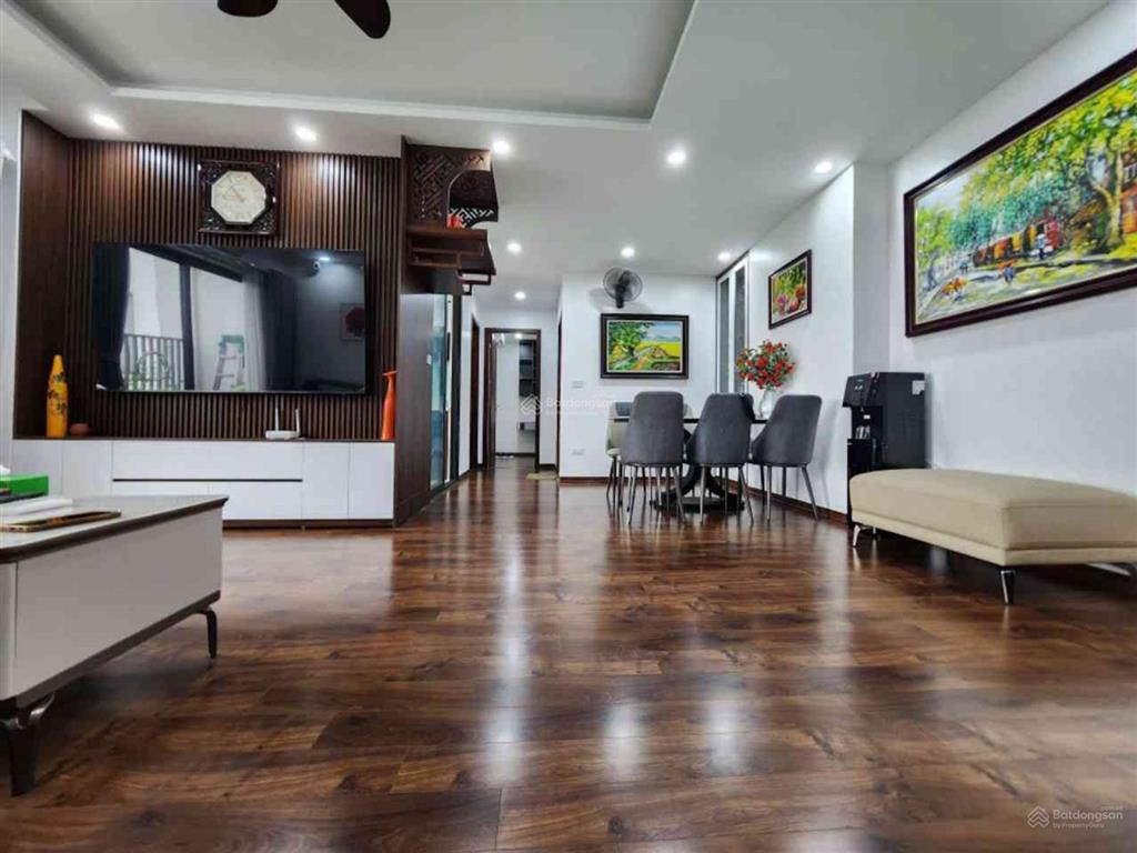 Chung cư 3pn full nội thất cao cấp xách vali về ở ban công đông nam thoáng mát giá 8.5 tỷ