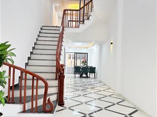 Nhà tựu liệt 42m 5 tầng 2 mặt ngõ thoáng trước sau cách ô tô 20m nhà mới đẹp về ở ngay