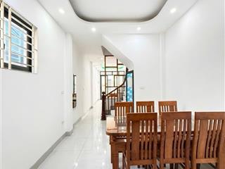 Lô góc 2 thoáng  nhà đẹp ở ngay  cách ô tô vài bước chân  trung tâm tứ hiệp