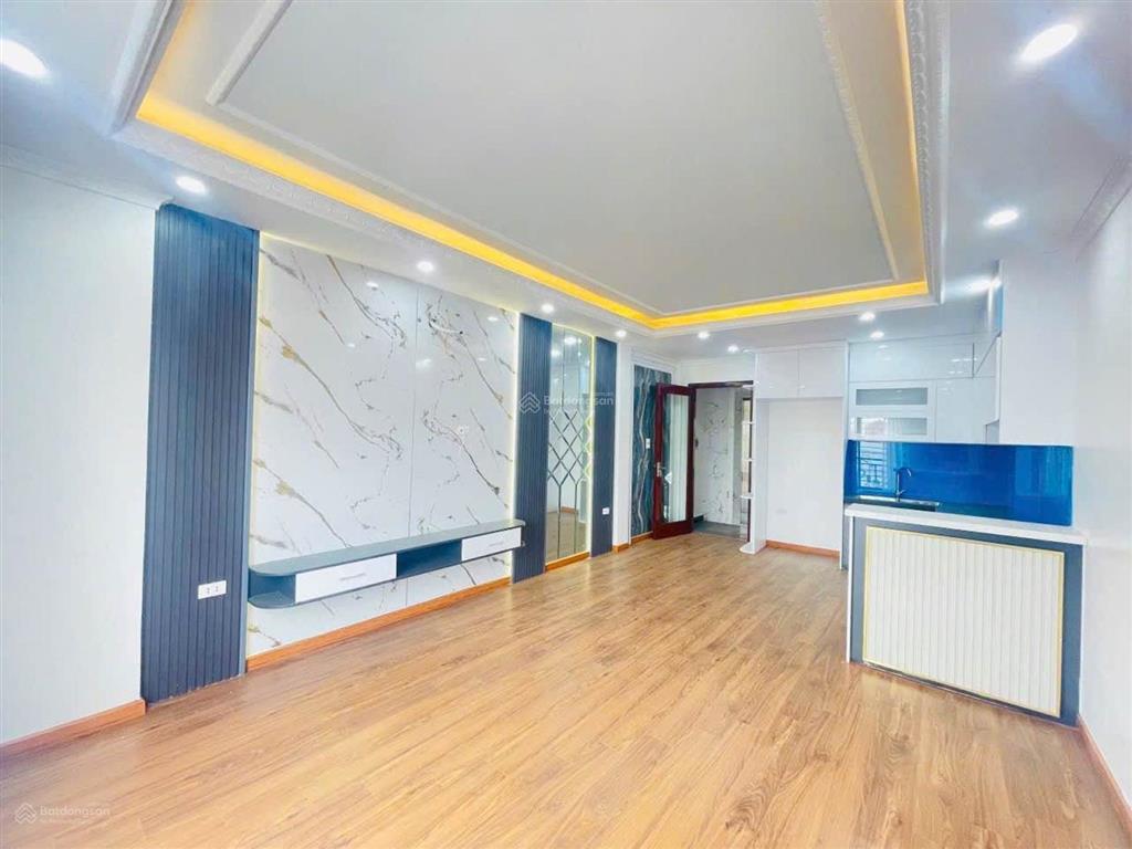 Ngọc hồi  nhà mới thang máy ô tô đỗ cửa 40m 6 tầng
