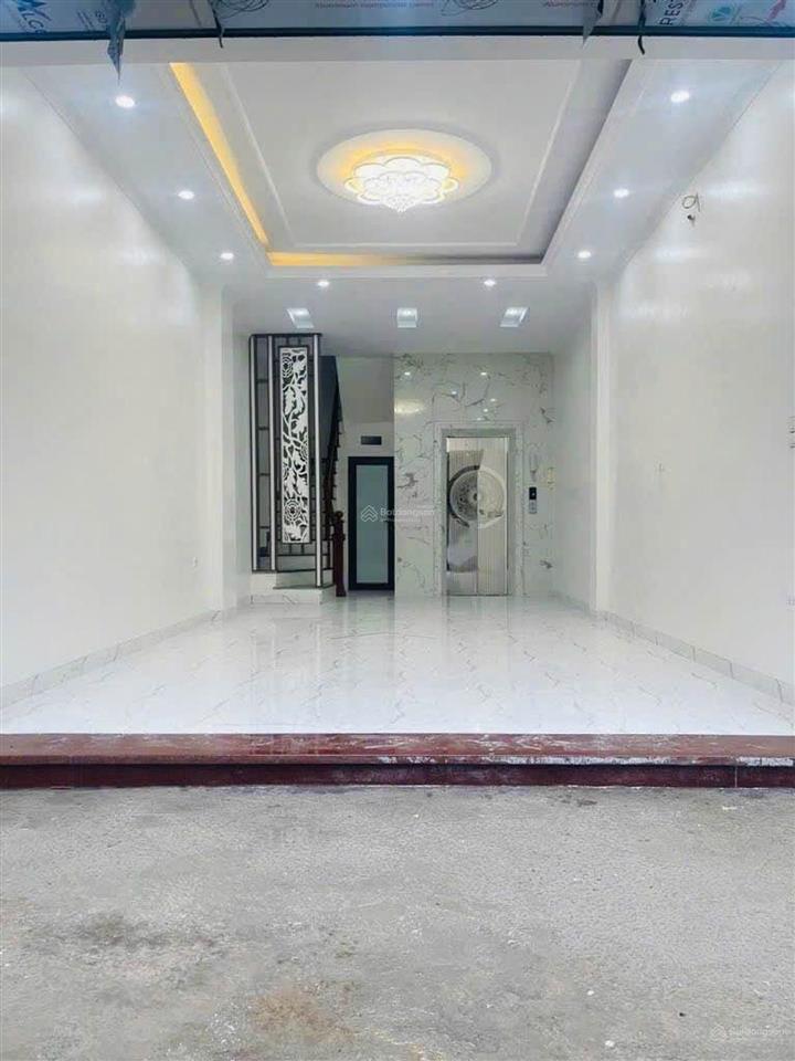 Ngọc hồi  nhà mới thang máy ô tô đỗ cửa 40m 6 tầng