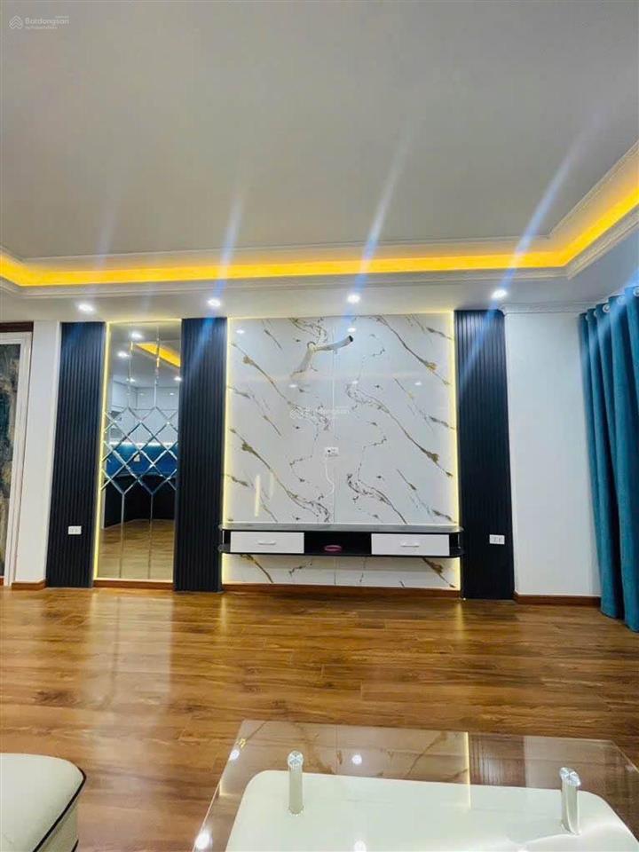 Ngọc hồi  nhà mới thang máy ô tô đỗ cửa 40m 6 tầng