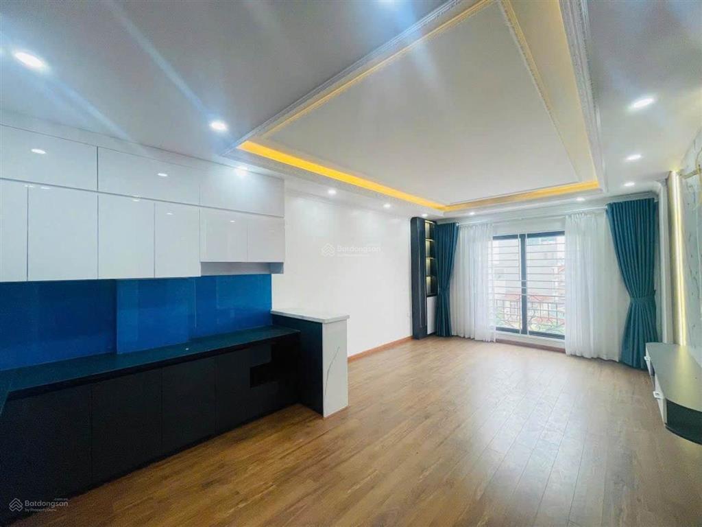 Ngọc hồi  nhà mới thang máy ô tô đỗ cửa 40m 6 tầng