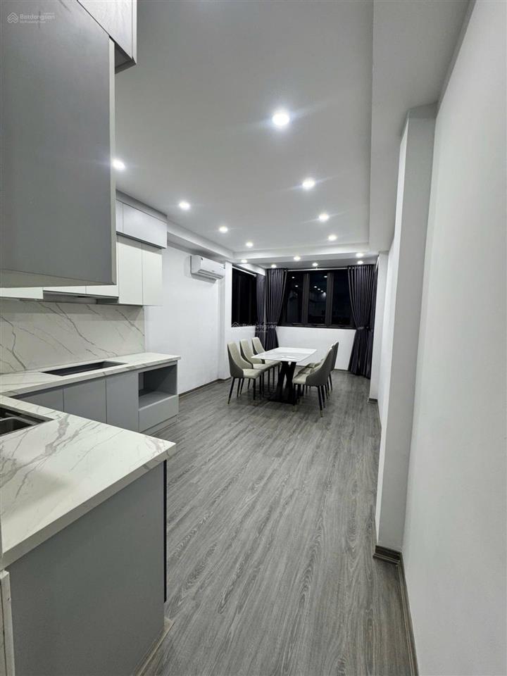 Nhà 7 tầng thang máy gần chợ văn điển ở ngay cực đẹp