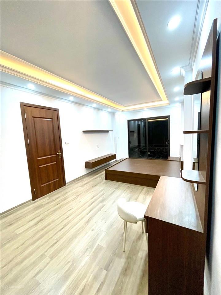 Nhà mới 42m  6 tầng thang máy, 2 mặt thoáng, giá chỉ 11,x tỷ